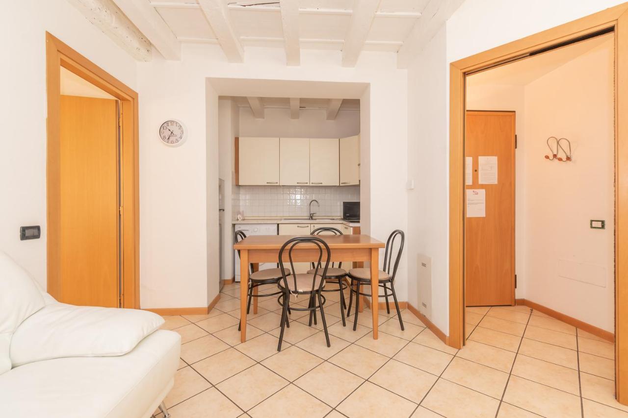 Appartamento Bilocale 1 Piazza Vittoria - Affitti Brevi Italia 布雷西亚 外观 照片